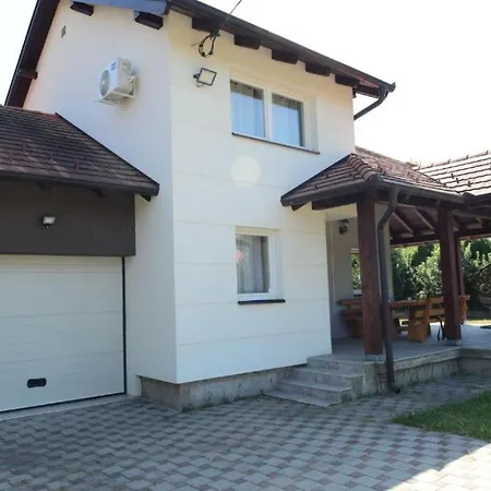 펜션 Prijatan Odmor U Bijeljini