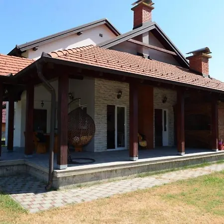 Prijatan Odmor U Bijeljini 펜션 *