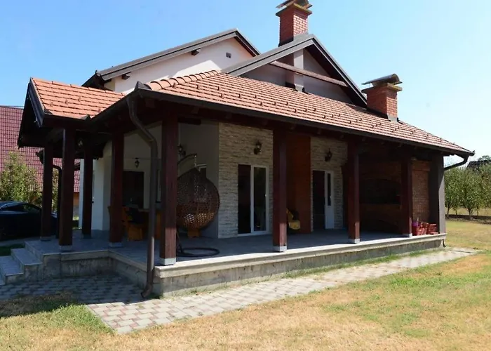 Prijatan Odmor U Bijeljini Ferienhaus *